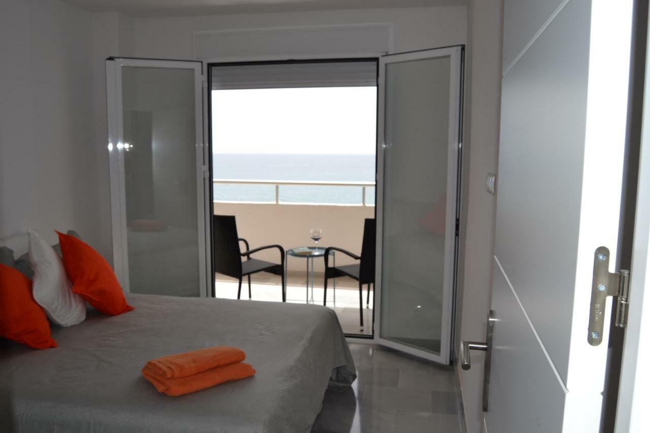 Beach Front Penthouse - 푸엔히롤라 외부 사진