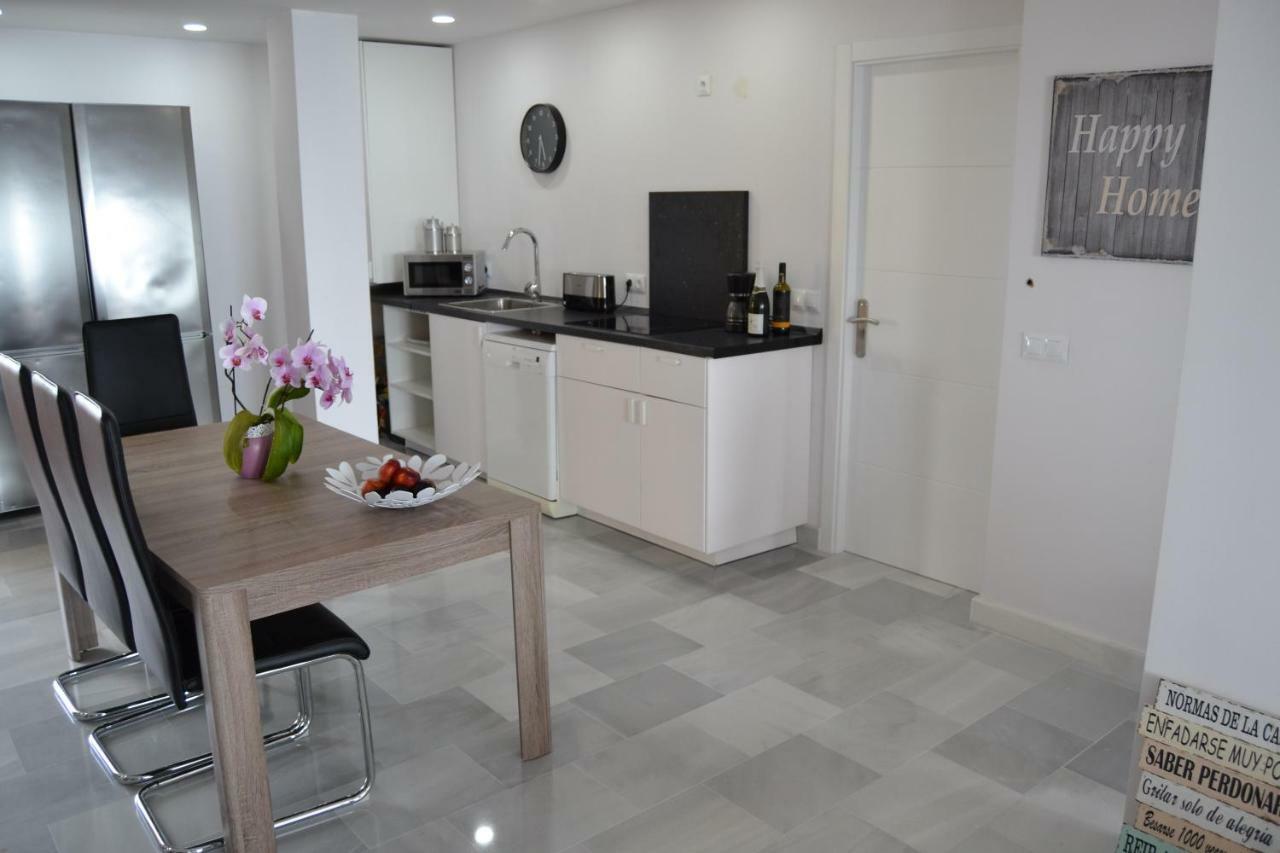 Beach Front Penthouse - 푸엔히롤라 외부 사진